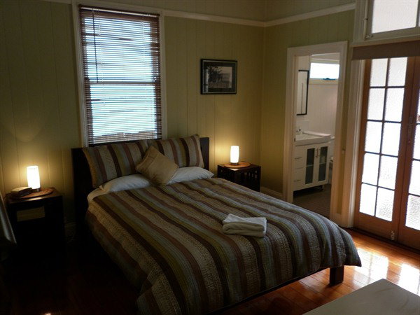 Coorparoo QLD Stayed