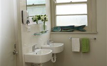 Elm & Wren - Stayed 5