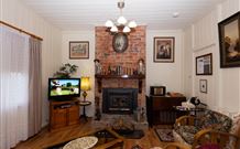 Tenterfield Cottage - Stays Accommodation 1