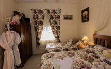 Tenterfield Cottage - Stays Accommodation 3