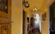 Tenterfield Cottage - Stays Accommodation 6