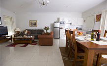The Dairy Cottage - Stays Accommodation 3