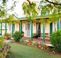 Birdhouse Cottage and Bed and Breakfast - Stayed