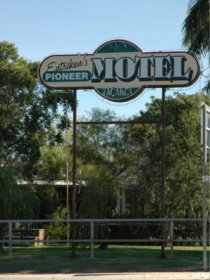 Entrikens Pioneer Motel - Stayed 1