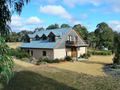 Yarralaw Springs Wines Vine Loft Bed And Breakfast - Stayed 8