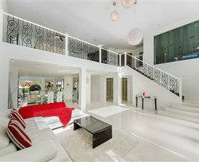 Riviera Waters At Vogue Holiday Homes - Stayed 1