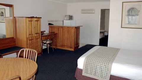 BEST WESTERN Ambassador Motor Inn - Stayed 7