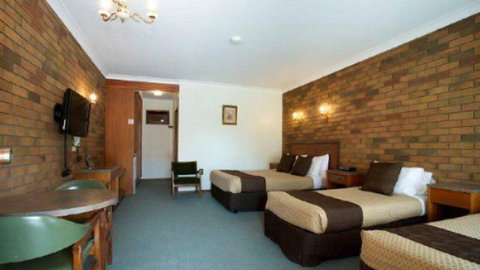 BEST WESTERN Golden Grain Motor Inn - Stayed 3