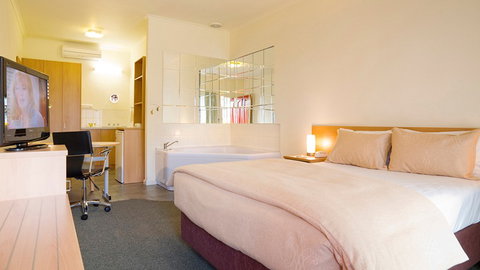BEST WESTERN Airport Motel And Convention Centre - Stayed 1