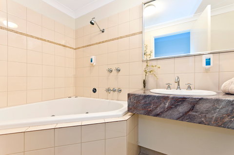 BEST WESTERN Tudor Motor Inn - Stayed 14