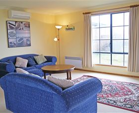 Bruny Island Accommodation Services - Omaroo Cottage - Stayed 1