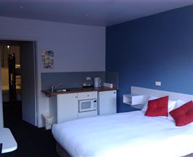 Waterfront Lodge Motel - Stays Accommodation 2