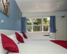 Waterfront Lodge Motel - Stays Accommodation 3