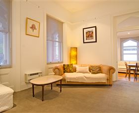 Roxburgh House Apartments - Stayed 1