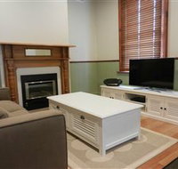 Myrtle Cottage - Stays Accommodation