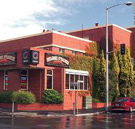 Welcome Stranger Hotel - Stays Accommodation