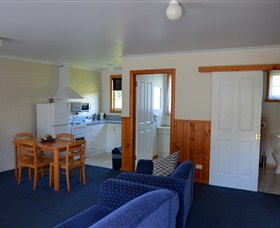 Castaway Holiday Apartments - Stayed 2