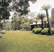 Tullah Lakeside Lodge - Stays Accommodation