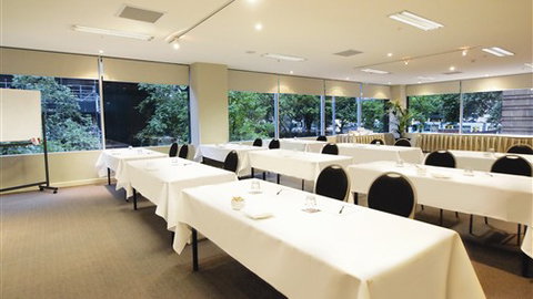 Oaks On Market - Stayed 1