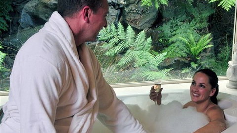 Myers Creek Cascades Luxury Cottages - Stays Accommodation 6