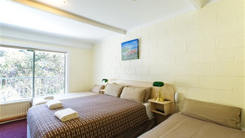 Falls Creek Hotel - Stays Accommodation 4