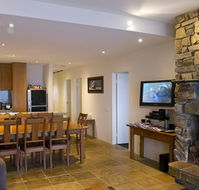 Alpine Woodsmoke Apartments - Stayed