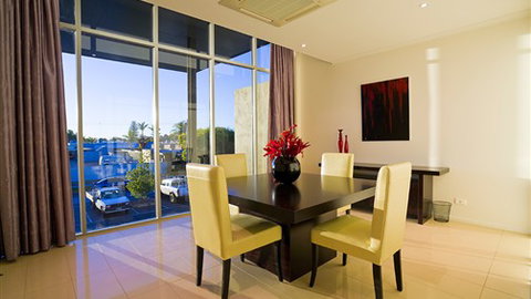 Indulge Apartments - Stayed 4