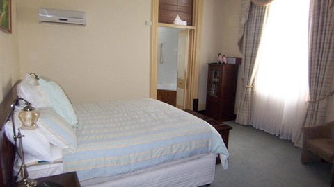 Bank On Main - Stayed 1