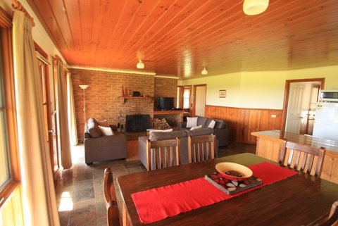 Apollo Bay Cottages - Stayed 4