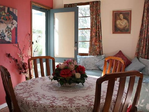 Practically Lakeside B And B - Stays Accommodation 2