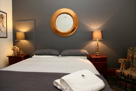 Apartments On-The-Park: The Studio - Stayed 1