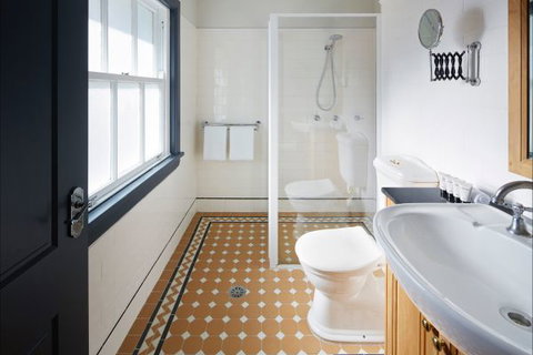 Brassey Hotel - Stayed 4