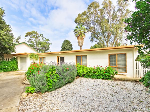 Moana Beach SA Stayed