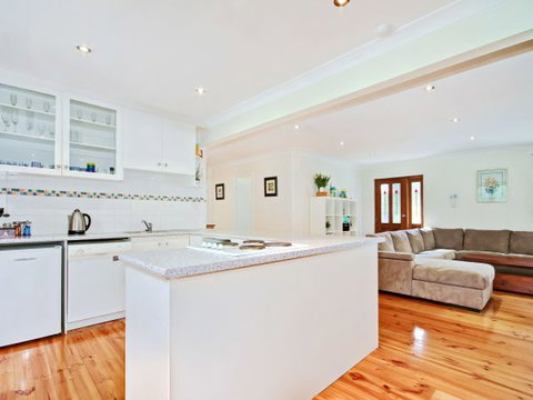 Century 21 SouthCoast: Moana Blue - Stayed 5