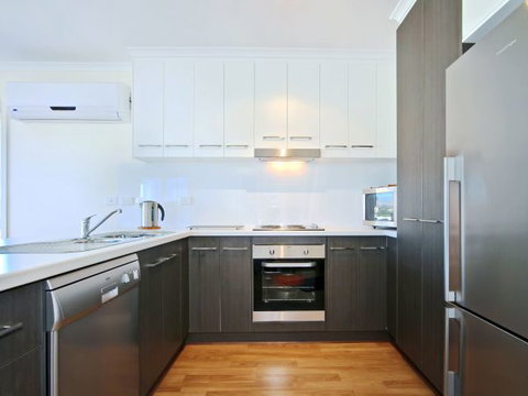 Century 21 SouthCoast: Moana Blue - Stayed 11