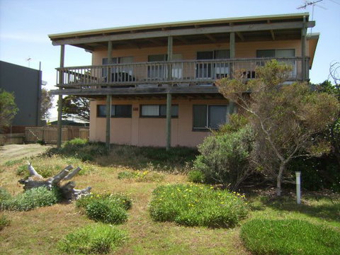 Century 21 SouthCoast: Moana Blue - Stayed 16