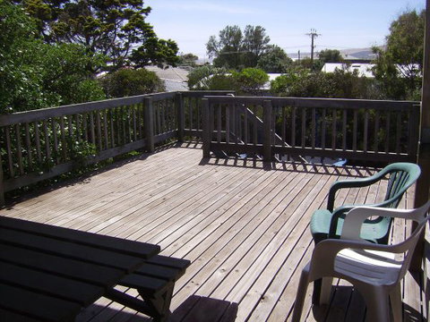 Century 21 SouthCoast: Moana Blue - Stayed 17