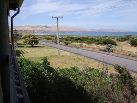 Century 21 SouthCoast: Moana Blue - Stayed 18