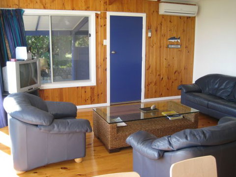 Century 21 SouthCoast: Moana Blue - Stayed 21