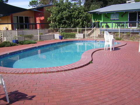 Century 21 SouthCoast: Moana Blue - Stayed 32