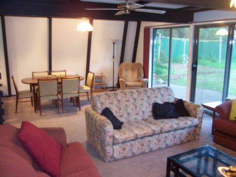 Century 21 SouthCoast: Moana Blue - Stayed 35