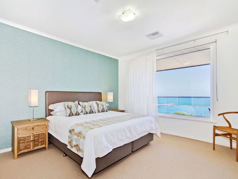 Century 21 SouthCoast: Moana Blue - Stayed 49