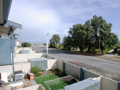 Century 21 SouthCoast: Moana Blue - Stayed 54