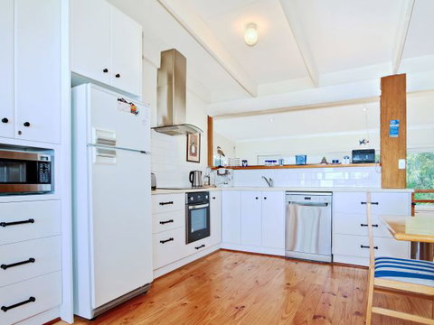 Century 21 SouthCoast: Moana Blue - Stayed 56