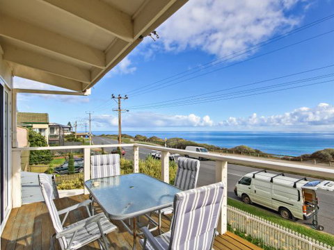 Century 21 SouthCoast: Moana Blue - Stayed 57
