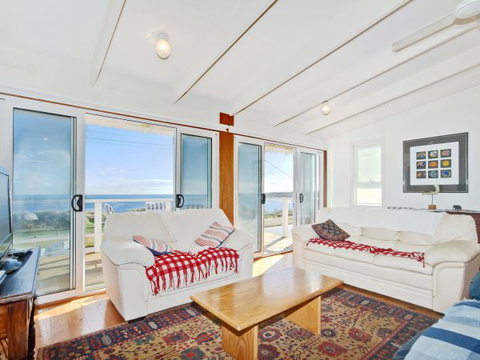 Century 21 SouthCoast: Moana Blue - Stayed 58