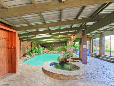 Century 21 SouthCoast: Moana Blue - Stayed 59