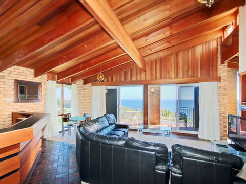 Century 21 SouthCoast: Moana Blue - Stayed 61