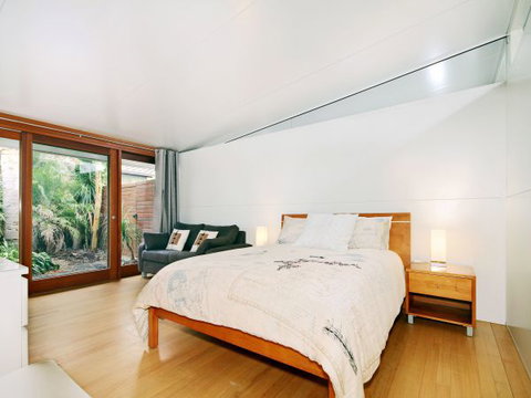 Century 21 SouthCoast: Moana Blue - Stayed 70