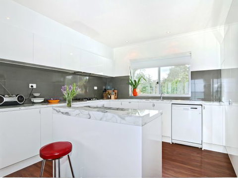 Century 21 SouthCoast: Moana Blue - Stayed 73